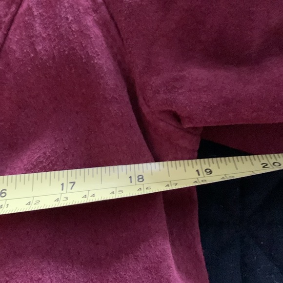 Fall 2025 colour trend

Burgundy / Maroon Vintage BUM Equipment suede jacket - Picture 8 of 10